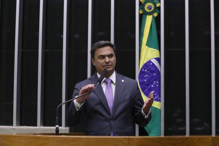Deputado Mauricio Neves, autor da proposta