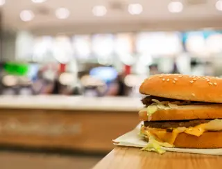 Rede de fast food é condenada por mandar empregado alterar validade de produtos vencidos