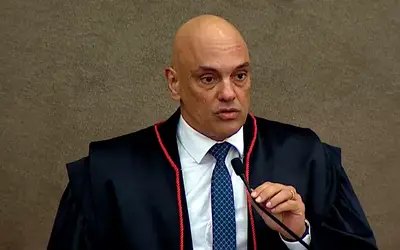 Moraes defende democracia e sistema eleitoral em discurso de posse